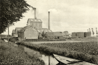 94252 Gezicht op het gebouwencomplex van de spiritusfabriek Astra te Jutphaas. N.B. De gemeente Jutphaas is per 1 ...